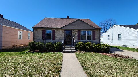 Short: Charming 3-Bed Oasis with Modern Upgrades 🏡✨ | Perfect Location & Cozy Features