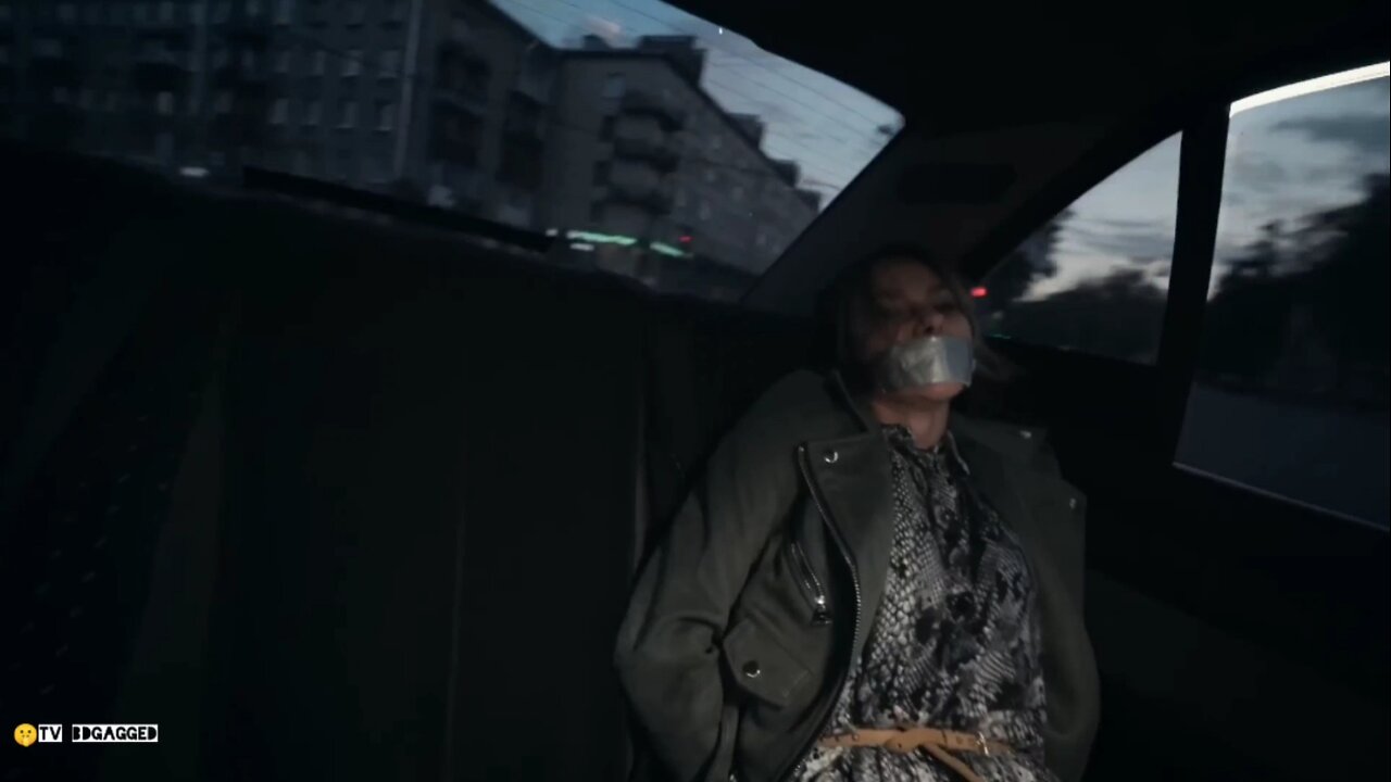 Крепкие орешки 1s1e. Actress unknown