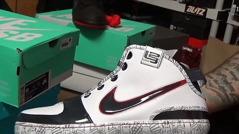 🔥HEAT! 15 Sneaker Pick Up! LEBRON'S,JORDAN,SB's,$40k! Yeezy!! SP/RED OCTOBER AUTOGRAPHED #SGK23TV