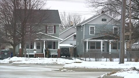 Cleveland city officials working on plan to improve declining 'middle neighborhoods'