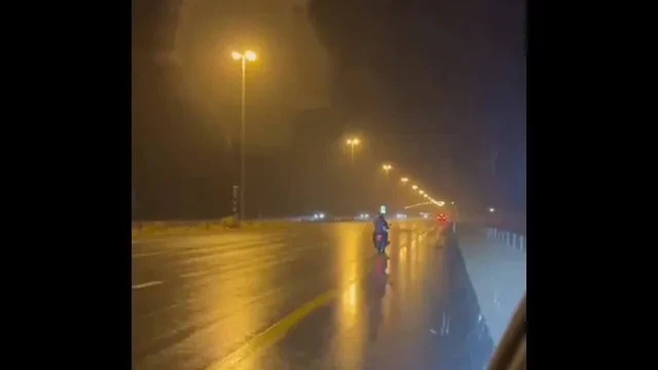 Rain in UAE Al Ain Rain in Abu Dhabi Rain in UAE sharjah Dubai Al Qoua Rain #uaerain#dubairain#uae