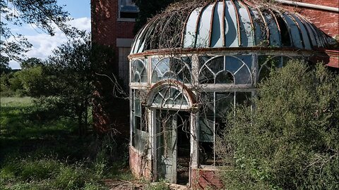 Exploring Oldest ABANDONED Southern Victorian Mansion | Owned by King George II