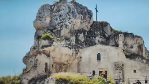 ELISEO BONANNO - I SASSI..GIGANTI DI MATERA. STRANE FACCE...PIETRIFICATE (2018)