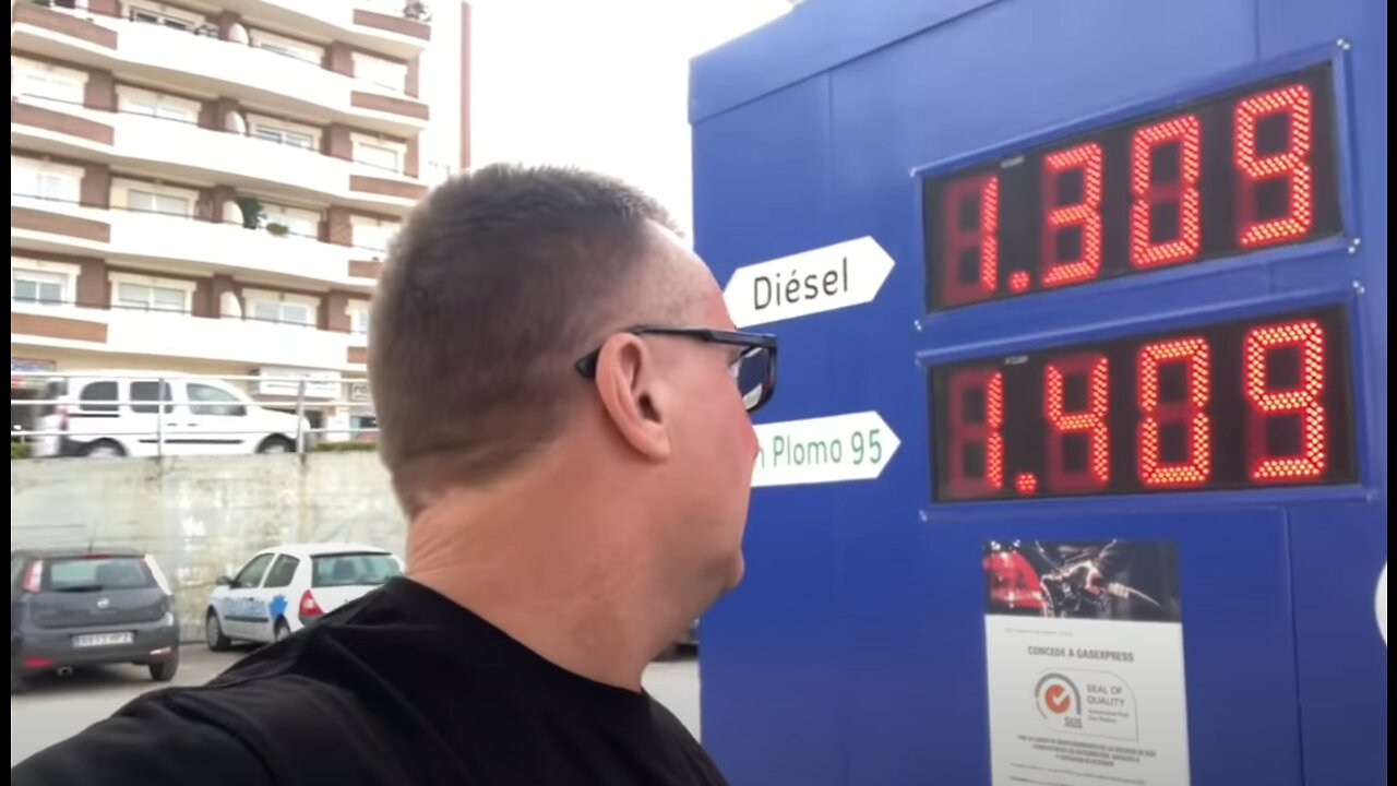 PREZZO BENZINA IN SPAGNA 2021(4 mesi fa) sempre meno che in Italia con gli sconti del governo per un mese(fino al 21 aprile) e non pagano l'autostrada in Spagna tranne qualche tratto ma sono GRATIS in Spagna come in Germania ed Olanda