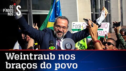 Weintraub é ovacionado em depoimento à PF