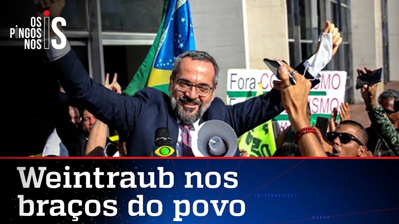 Weintraub é ovacionado em depoimento à PF