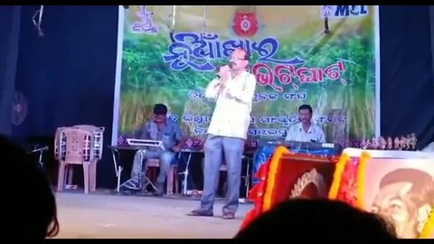 ଗଣପର୍ବ ନୂଆଖାଇ ଉଧେଁ ଏ ପ୍ରିୟା ମୋର ଗୀତ ପରିବେଷଣ