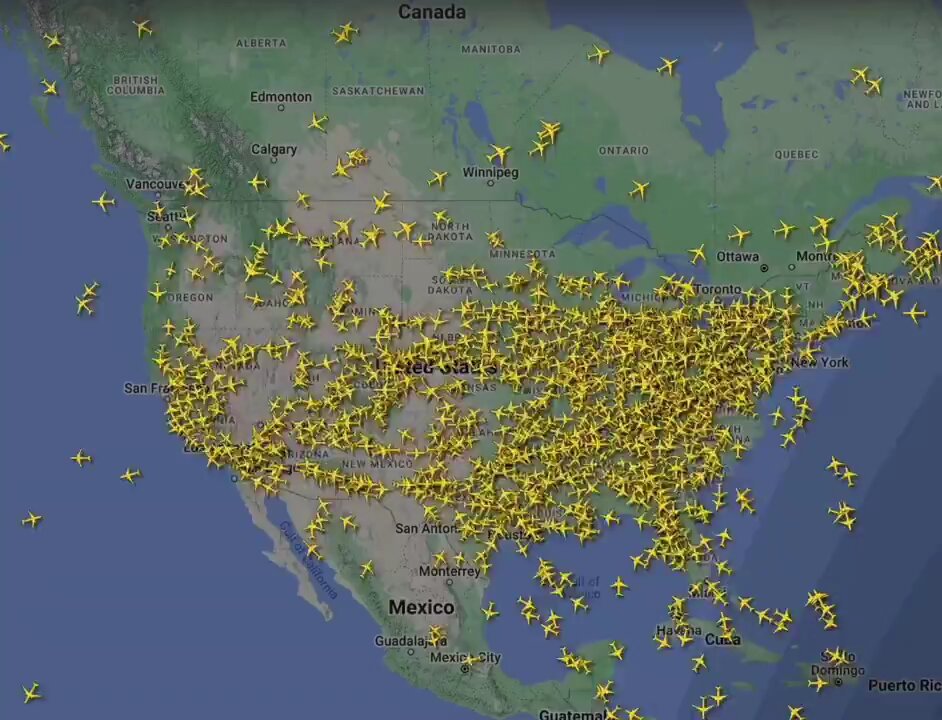 Timelapse of airplane traffic today after the largest IT outage in history.