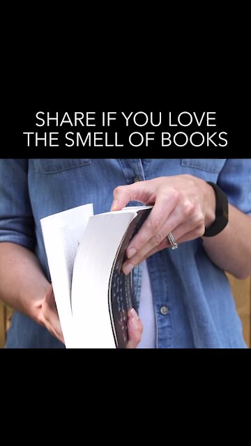 Share if you love the smell of books [GMG Originals]