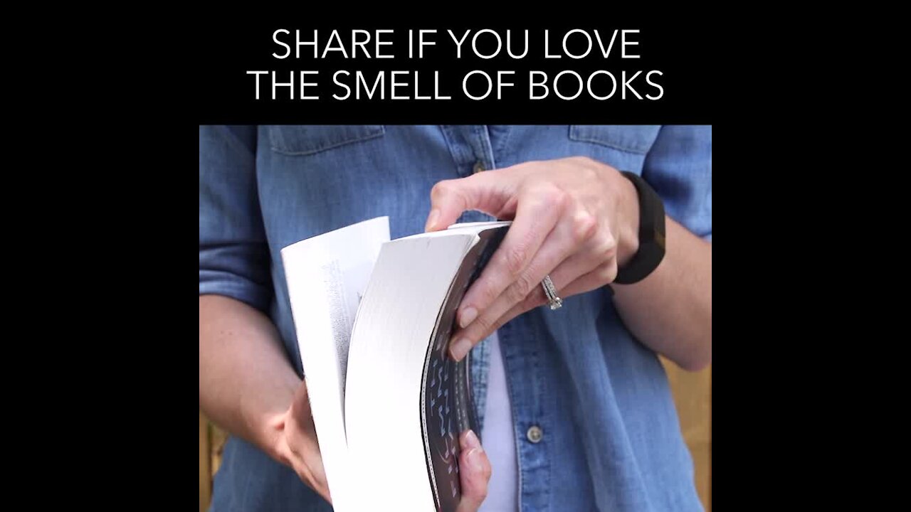 Share if you love the smell of books [GMG Originals]