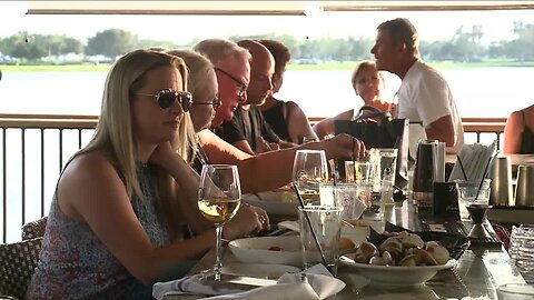 Extreme heat doesn't stop visitors to Port St. Lucie restaurant