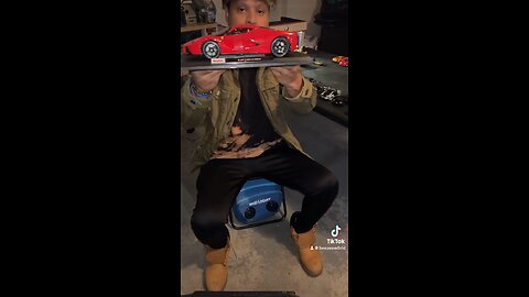 Opening SPECIAL EDITION LA FERARRI @ #BeeZeeWorld 🔴⚫️🔴🟡