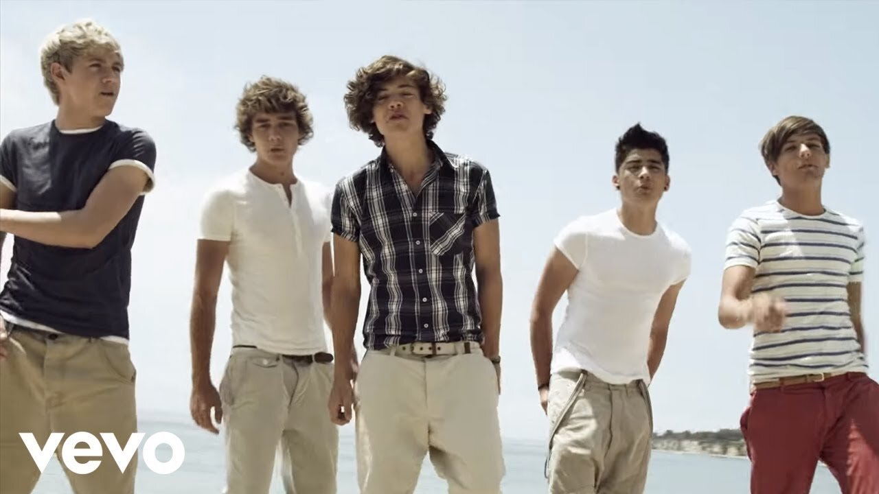 One Direction - What Makes You Beautiful (official Video)