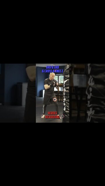 Heroes Training Center | Kickboxing & MMA "How To Double Up" Jab & Jab & Cross & Knee 2 | #Shorts