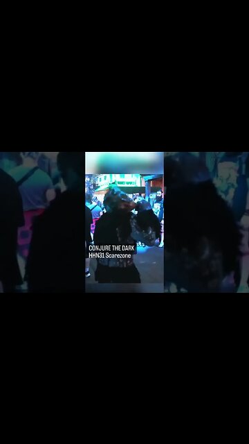 Watch your back. 😰🙈💀#HalloweenHorrorNights