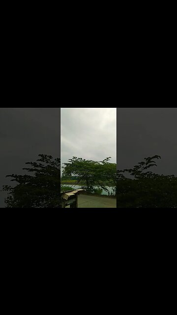 Udara di desa Dingin, langit mendung,