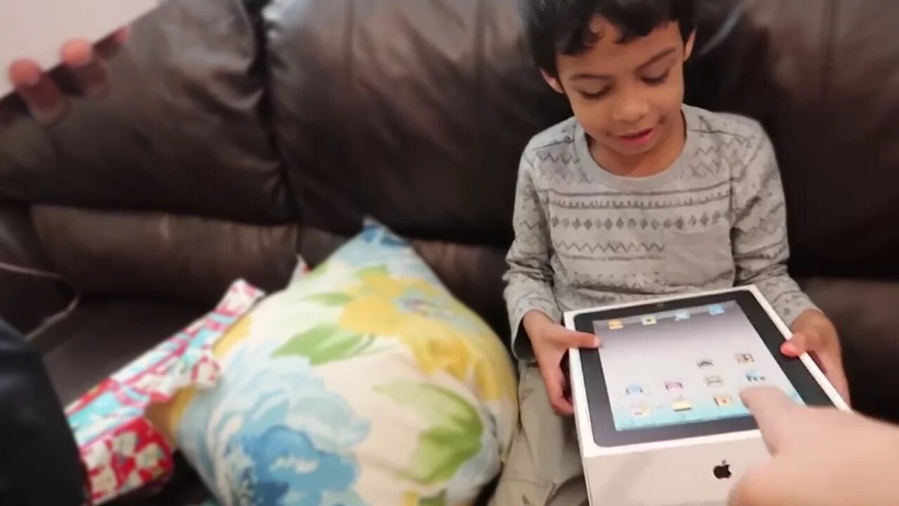 kid gets a fake iPad for Christmas! MUST WATCH!!!