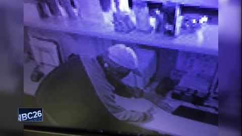 Ashwaubenon officers investigating armed robbery at Cash Store