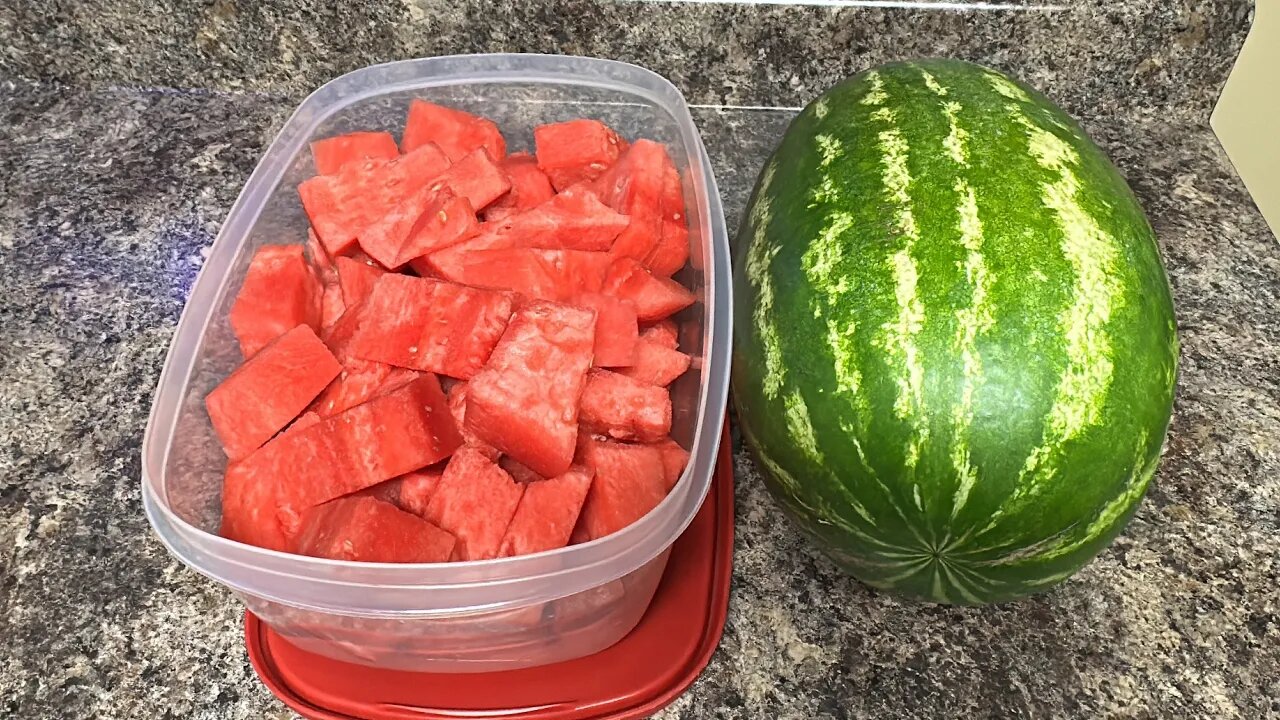 How I Pick A Sweet Watermelon 🍉 & How I Cut It Up