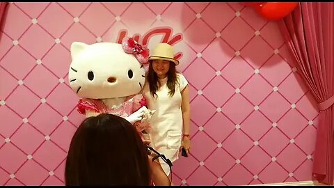 FRANSISCA WITH HELLO KITTY --- FRANSISCA SIM