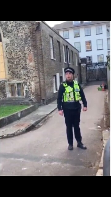 How to get away from police in England.