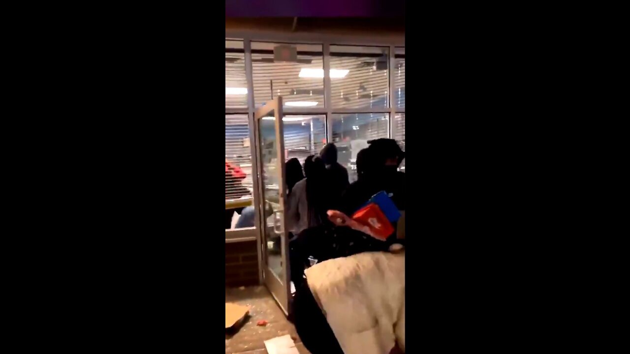 WATCH: Total Chaos as BLM Rioters Loot and Destroy Nike Store