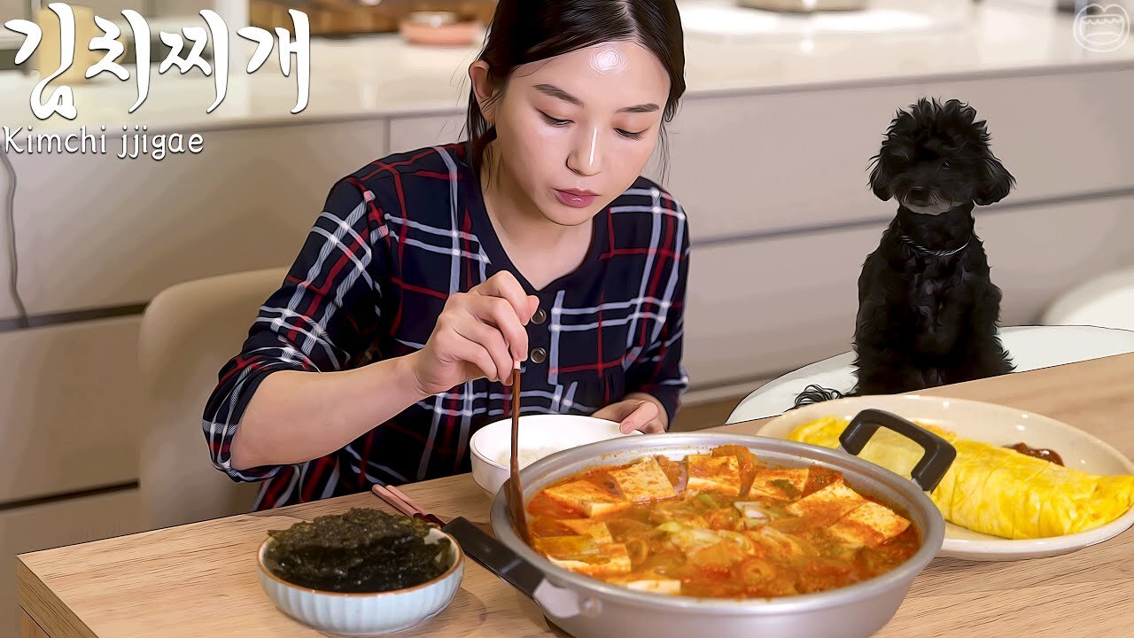 Kimchi stew & Egg rolls eaten for the first time at my country house