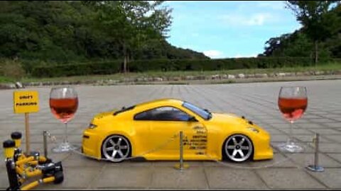 マジで感動的なリモコンカーの運転スキル