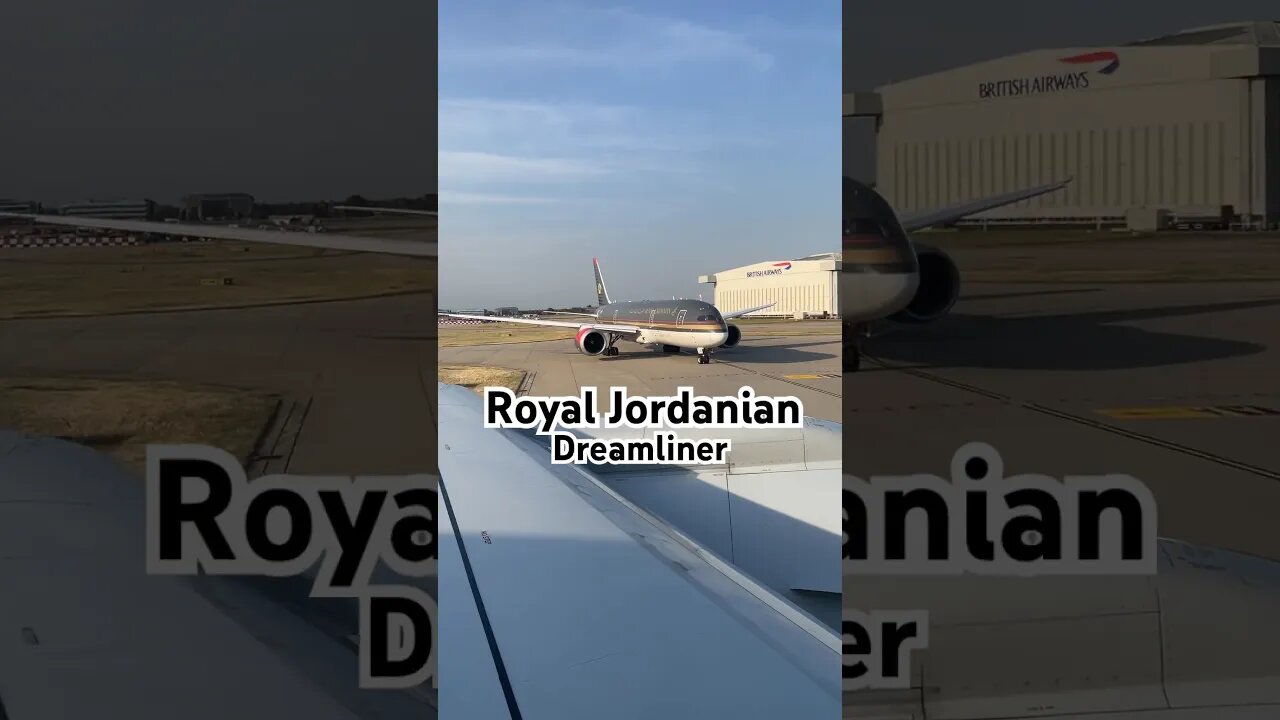 Dreamliner Taxis next to 777 at LHR