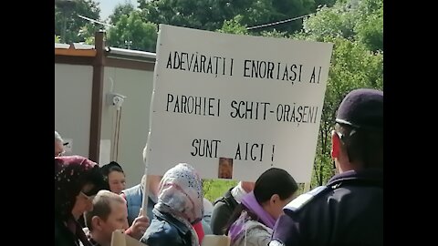 Episcopul jandarmilor: PS Nichifor, primit la Oraseni de jandarmi si straini de sat