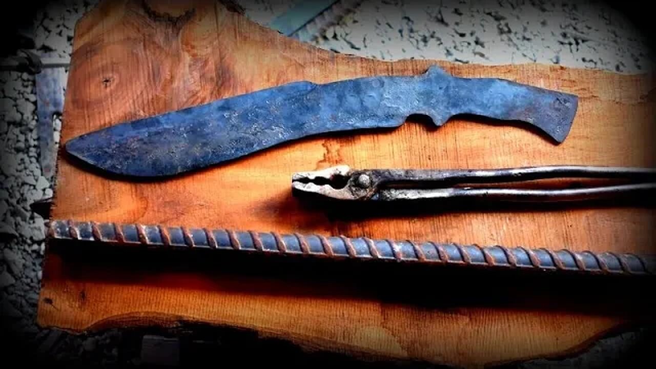 Forging a RECURVE CHOPPER from a HUGE piece of rebar: Part 1