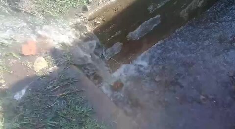 SOUTH AFRICA - Durban - Burst water pipe (Videos) (EQa)