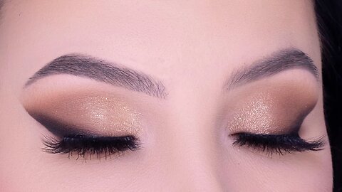 Smokey Winged Foxy Eyelook with Touch of Sparkle Tutorial | Maven Beauty