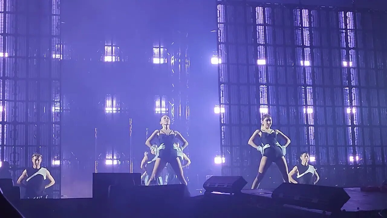 BlackPink in Houston 2nd show song Lalisa (Lisa Solo Shortened)