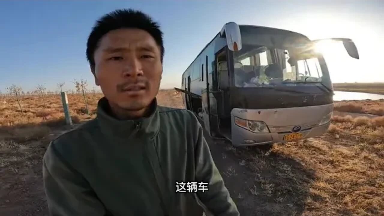 15 ~~~~~ Ride the Gansu Grand Canyon, put up tents in abandoned houses beside the road for the night