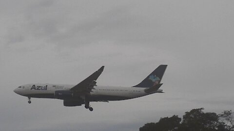 Airbus A330 PR-AIW na aproximação final antes de pousar em Manaus vindo de Campinas 25Abr2021