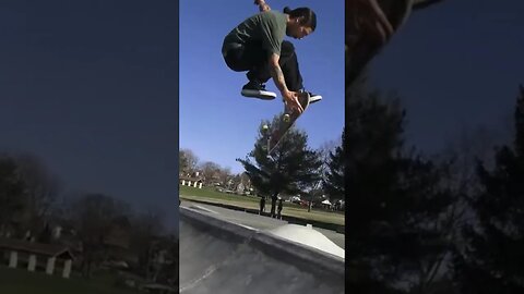 Connor Wine Tre flip tailgrab the spine at Millersville #skateboarding #skateboard #shorts