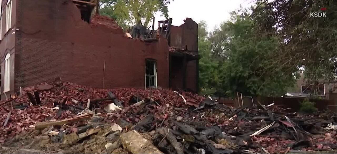 Saint Louis home gets leveled by explosion