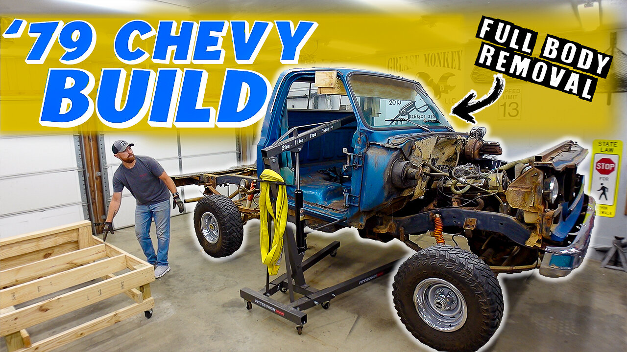 ABANDONED '79 Chevy K10 - Removing the FULL Body By Myself! (Frame Damage?)