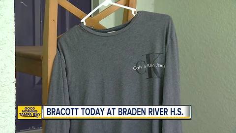 Bra-less student calls for school 'bracott'