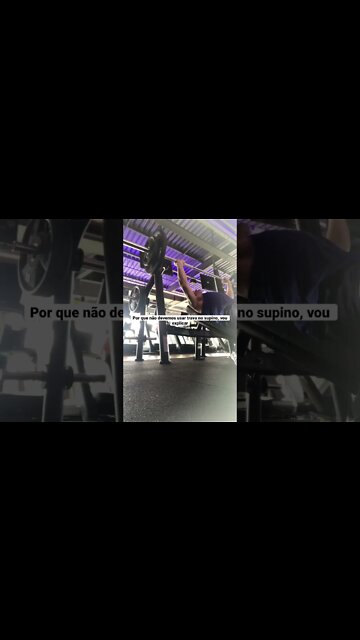 Por que não devemos usar trava no supino? #shorts