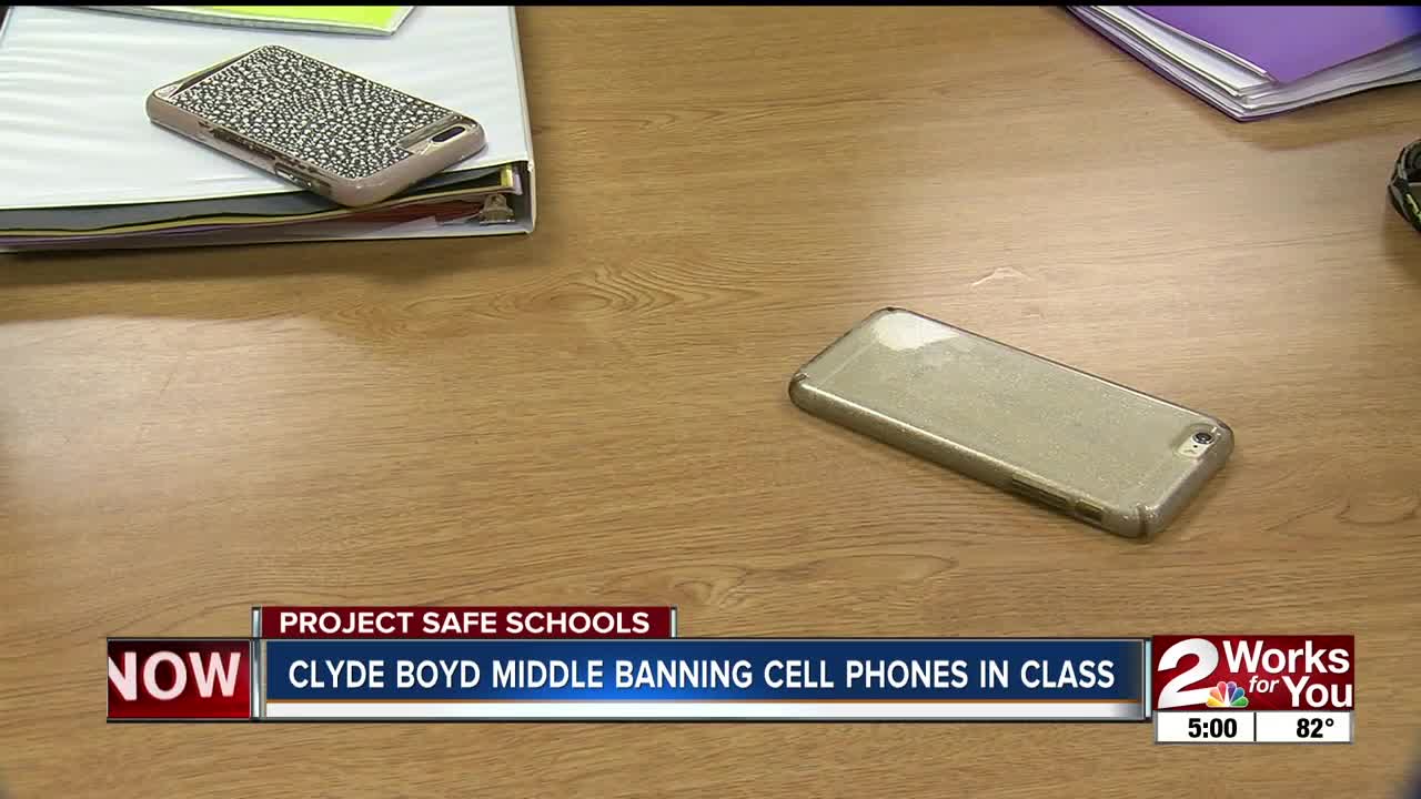 Clyde Boyd Middle School bans cell phones during school hours