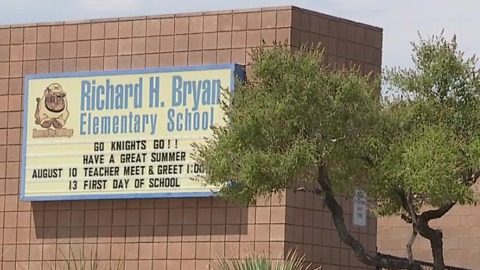 Las Vegas police determine no criminal intent after man offers ride to three students