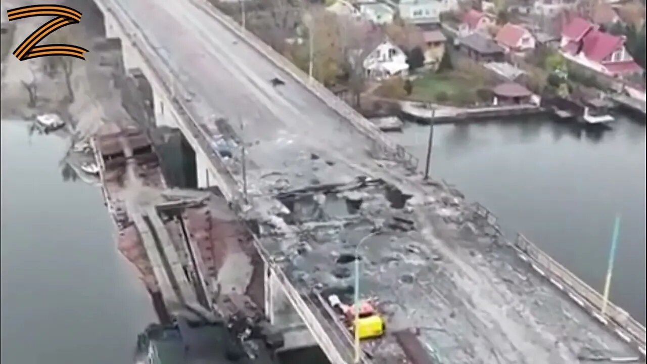 Destruction du pont Antonov. Vue d'un drone.