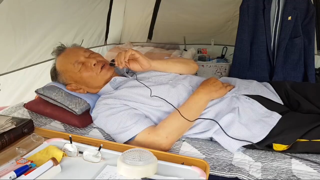 ★불법선거 단식투쟁 15일째! '문재인이가 죽지않으면 내가 죽겠다!' [태평TV] 180627 수 [태극기 인터뷰] 국가원로회 장경순 의장 (97세) 대리 김정태 비서실장(77세)