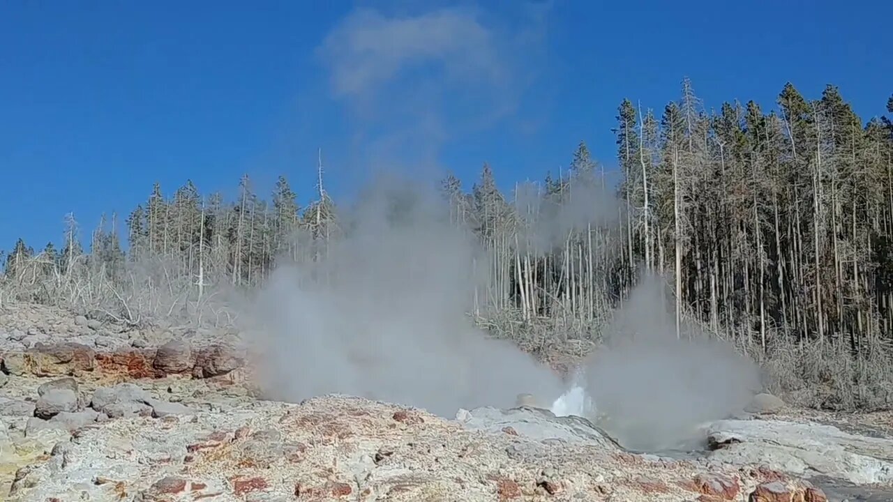 Steamboat Geyser in Yellowstone National Park