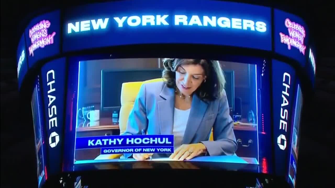 Loud Boos For NY Governor At The Rangers Game In NYC