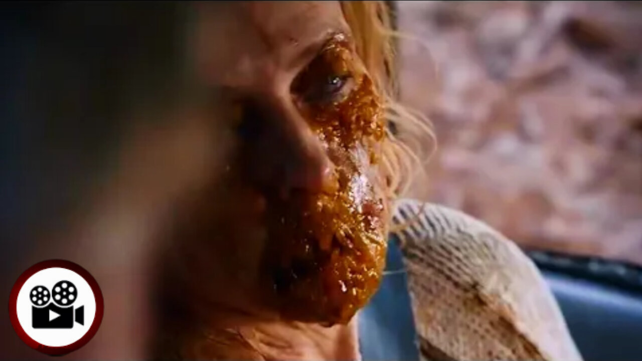 MAN HAS TO SAVE HIS BABY BEFORE HE TURNS INTO A ZOMBIE (Cargo 2017) - moviexplain 🎬