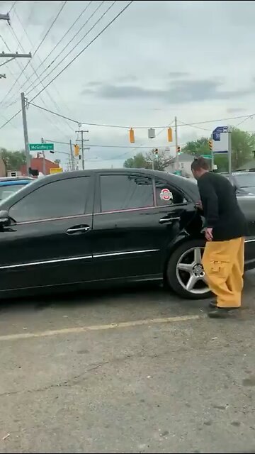 Scratching other people's cars has inevitable consequences. Education is important.