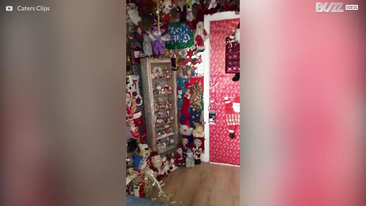 Un homme collectionne jusqu'à 300 pères Noël!